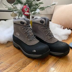 Men’s Northface hiking/ snow boot